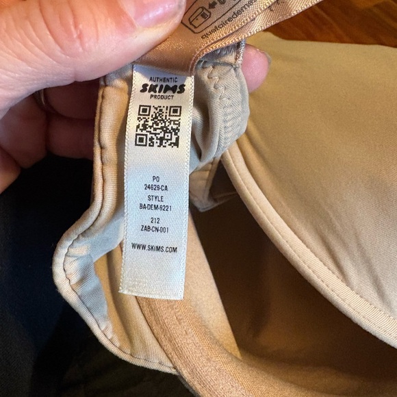 SKIMS Seamless T-Shirt Bra | Nude / Sand | Size 32DDD | Authentic (0687) - Picture 2 of 7